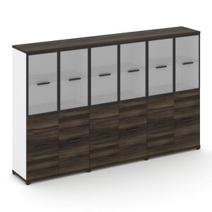 Шкаф три широкие секции, 4 ниши