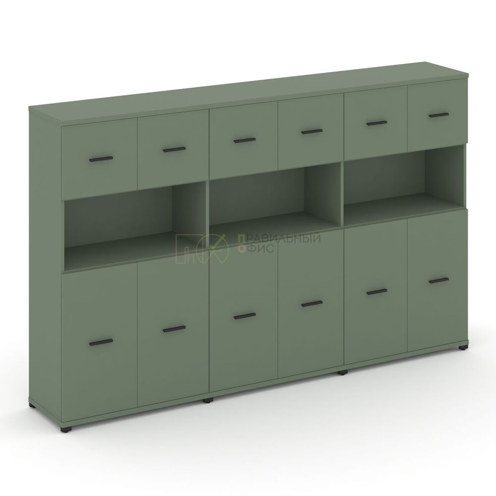 Шкаф три широкие секции, 4 ниши