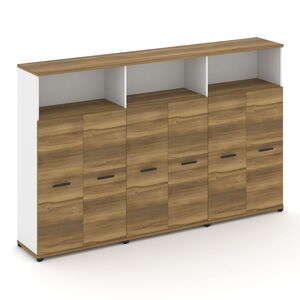 Шкаф три широкие секции, 4 ниши