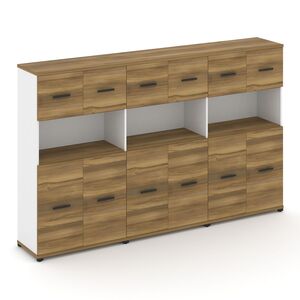 Шкаф три широкие секции, 4 ниши