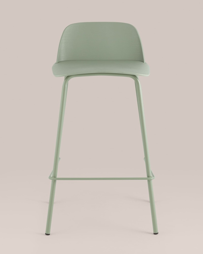 Комплект из четырех стульев полубарных