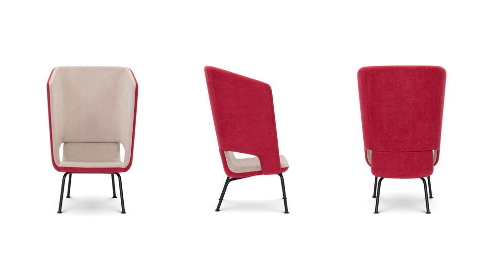 Кресло с высокой спинкой на ножках