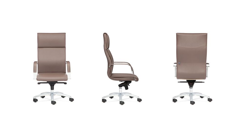 Кресло с высокой спинкой на крестовине